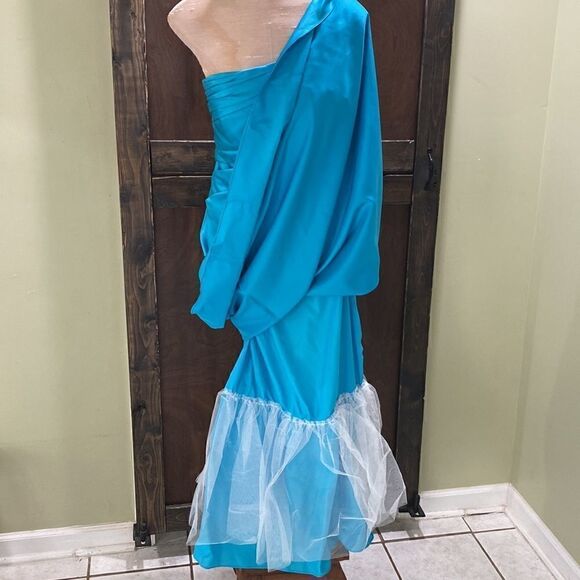 Davids Bridal Gown. Teal in color. In perfect condition. NWT. Women’s 8. - Picture 6 of 16
